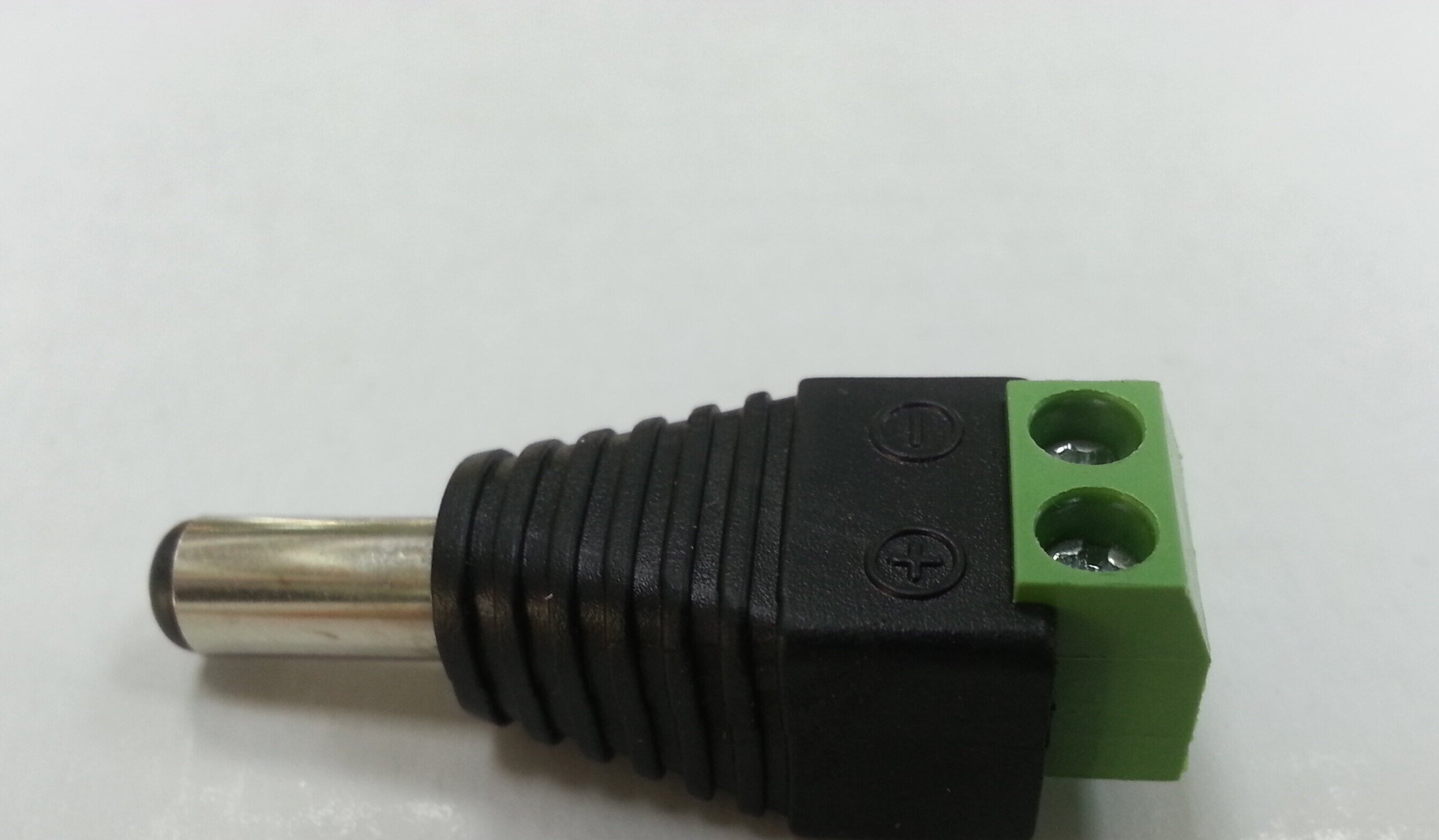 Male_Power_Connector_Screw_Terminal_Barrel_Style_Plug