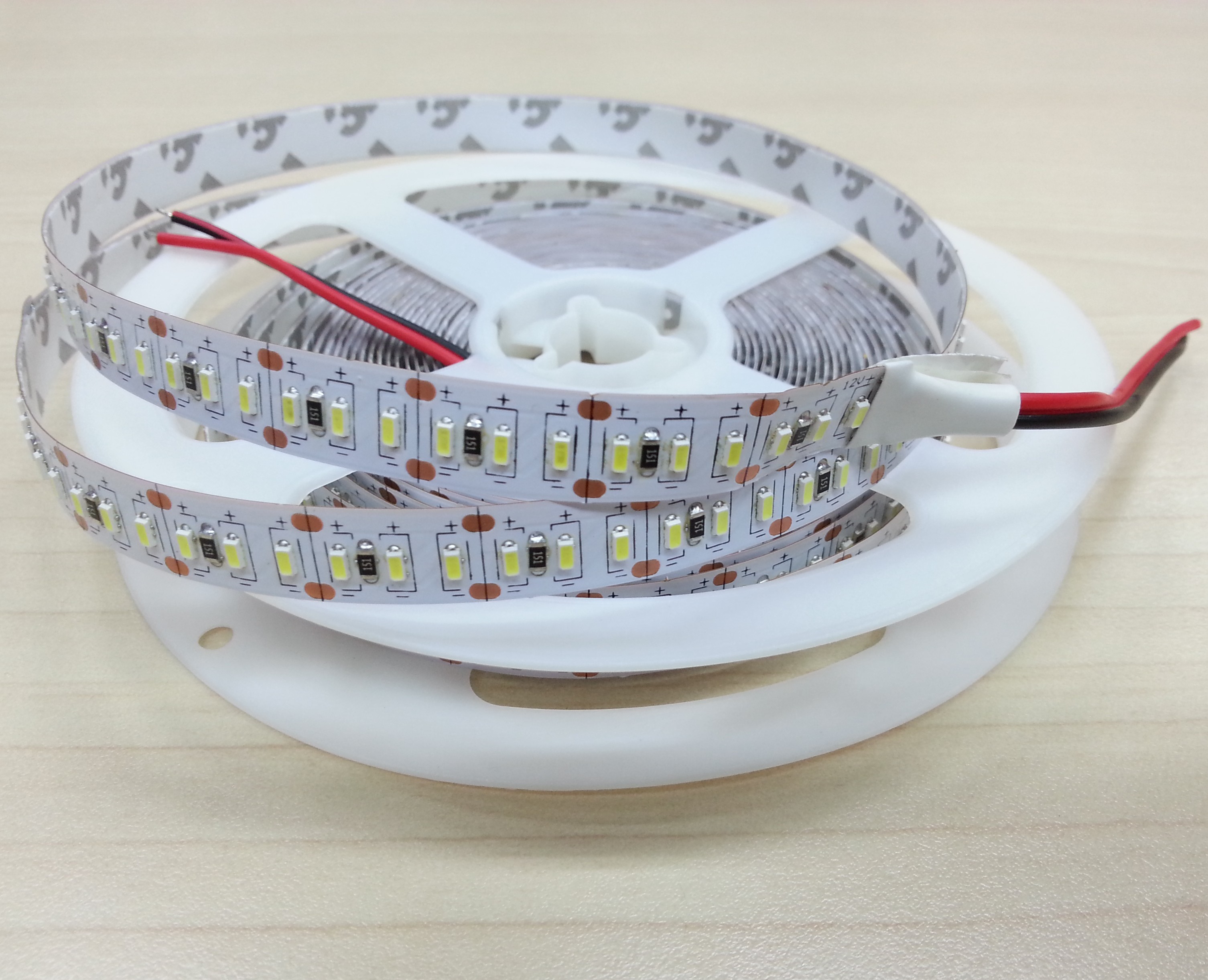 204LEDs_per_meter_SMD3014_Strip_5M_1020_LED_Light_12V