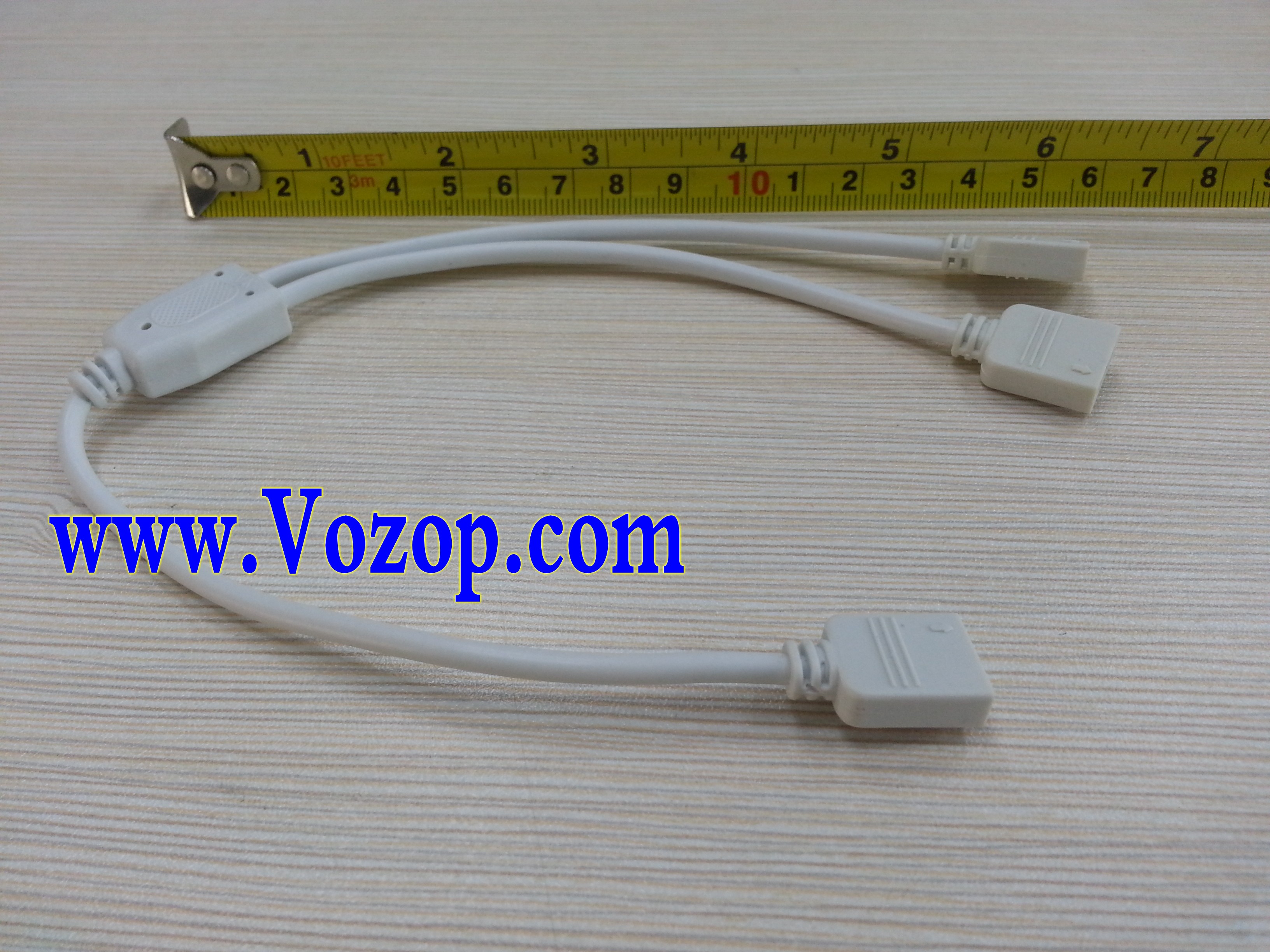 4_Pin_Splitter_1_to_2_Connector_Cable_for_RGB_LED_Strips_Light