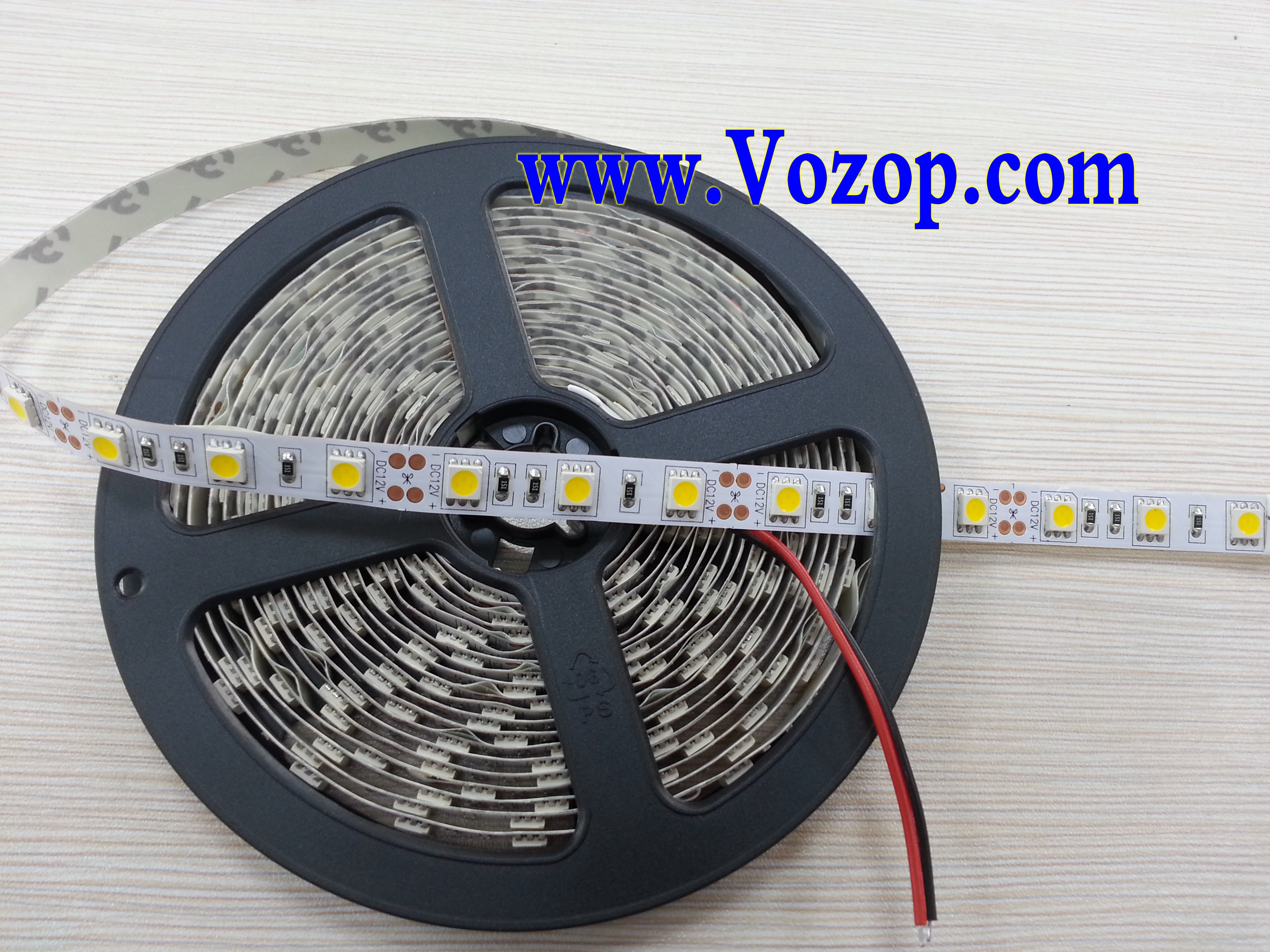 5050_16.4feet_300_LEDs_12V_LED_Lights