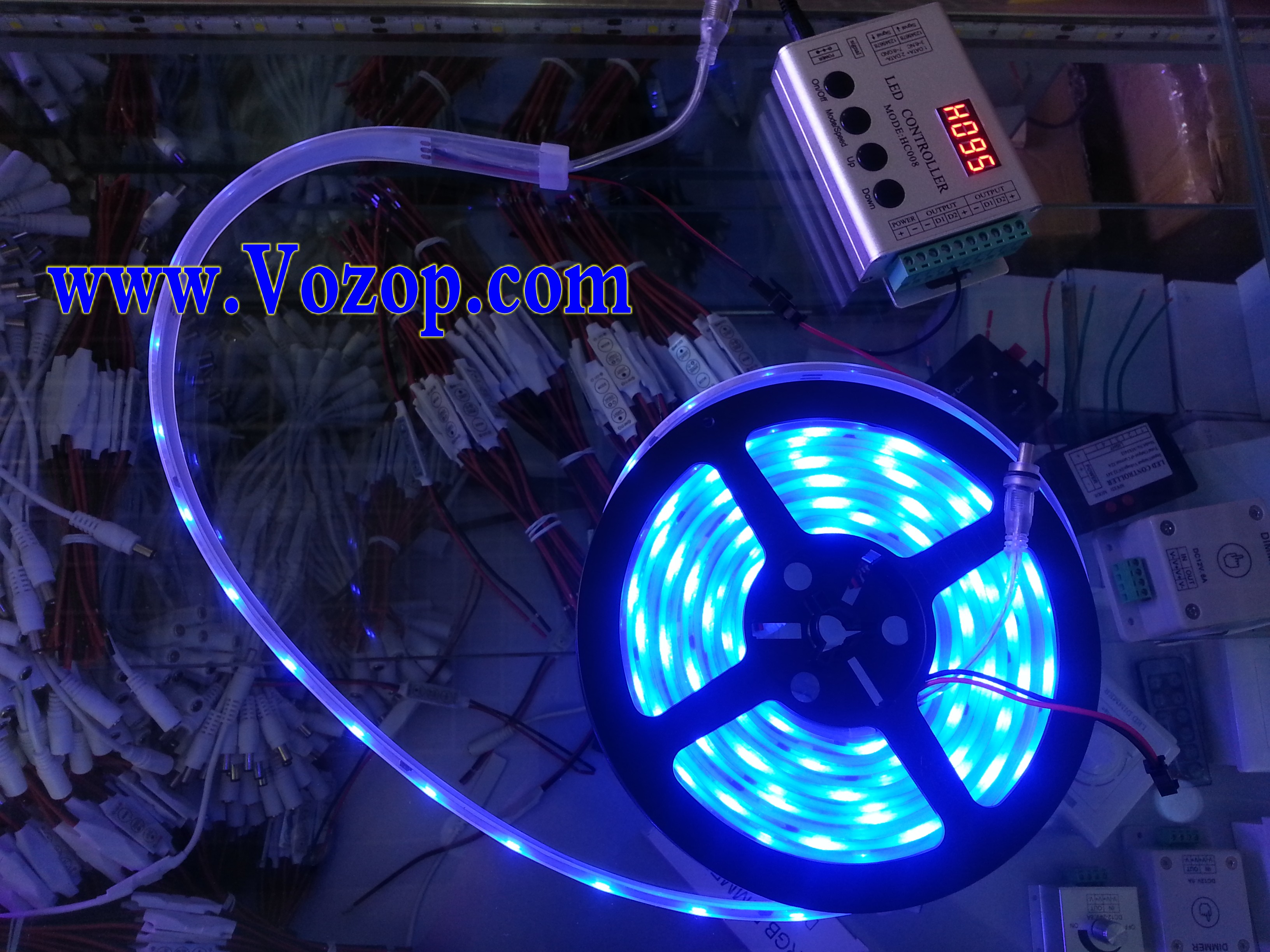 5M_Intelligent_TM1812_RGB_5050_Digital_LED_Strip_with_Controller_blue