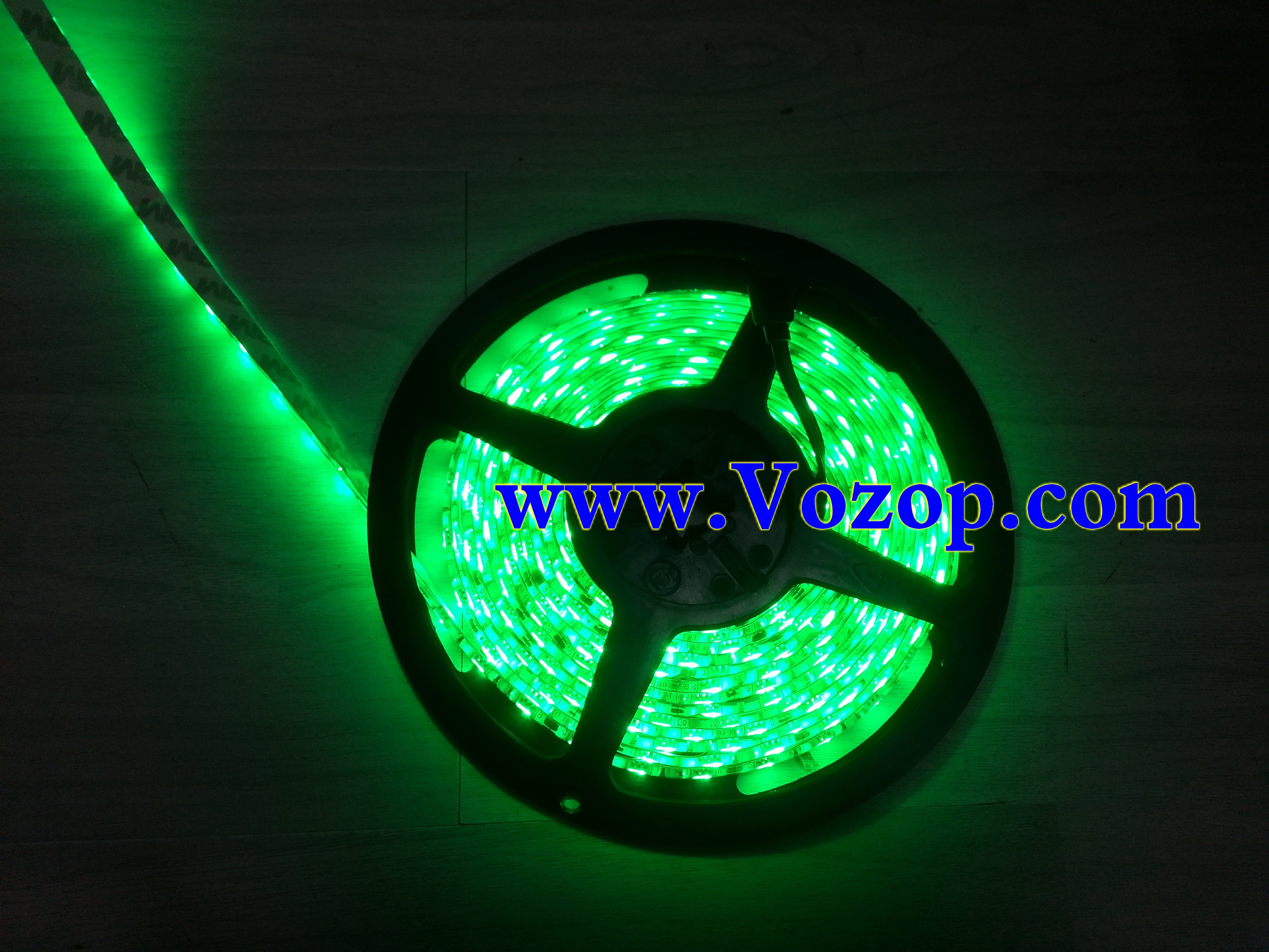 5Meters_LED_RGB_Light_Strip_5050_16.4_ft_300_LEDs_Waterproof_Kit